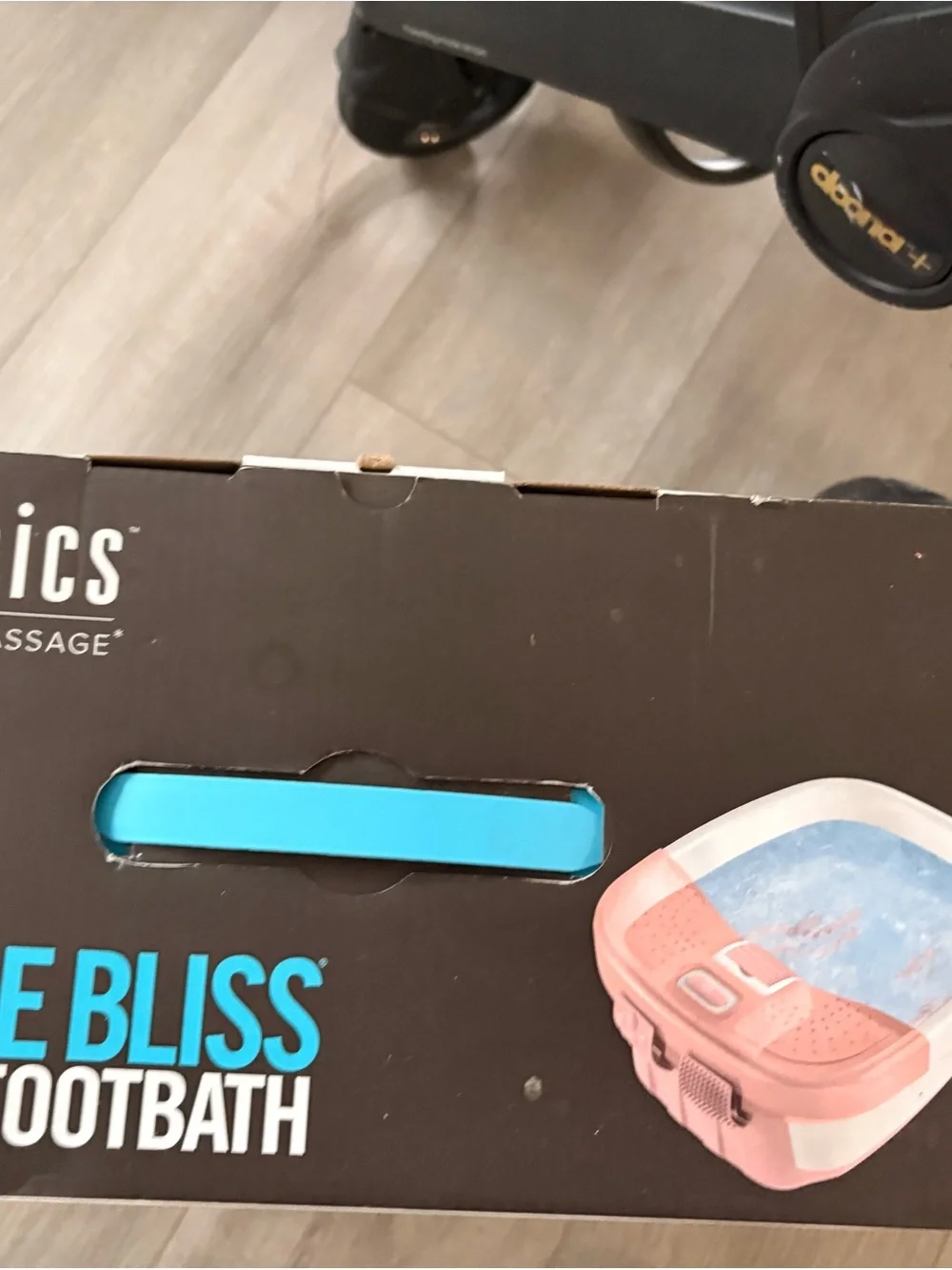 Homedics Bubble Bliss Deluxe Footbath in Coral Pink and White